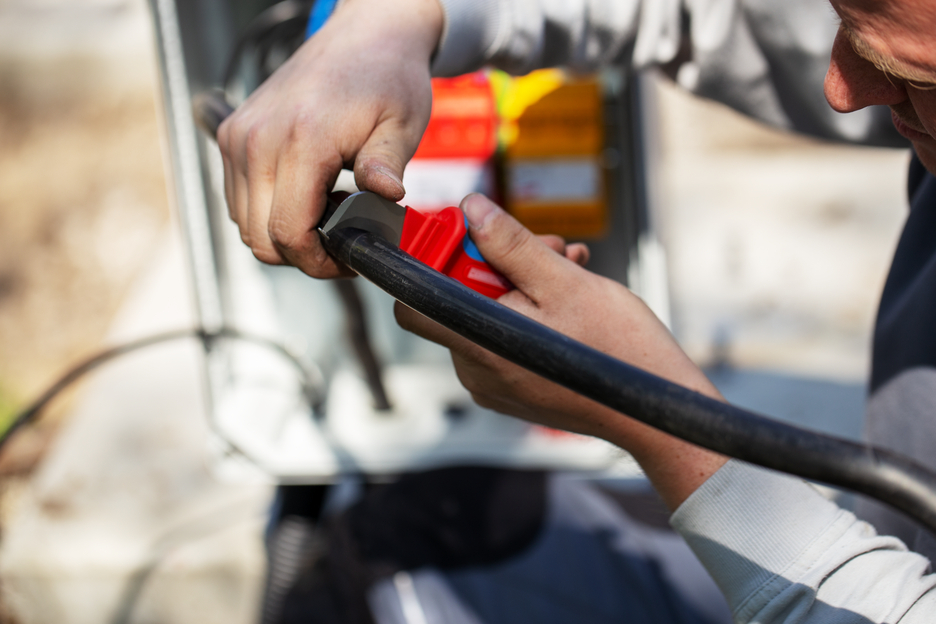 Cable Stripper H.D. No. 1000 | dengan gagang  2 komponen untuk keamanan yang lebih baik, termasuk tutup pelindung untuk kerja langsung hingga 1000 volt